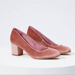 Loft pink velvet pumps
